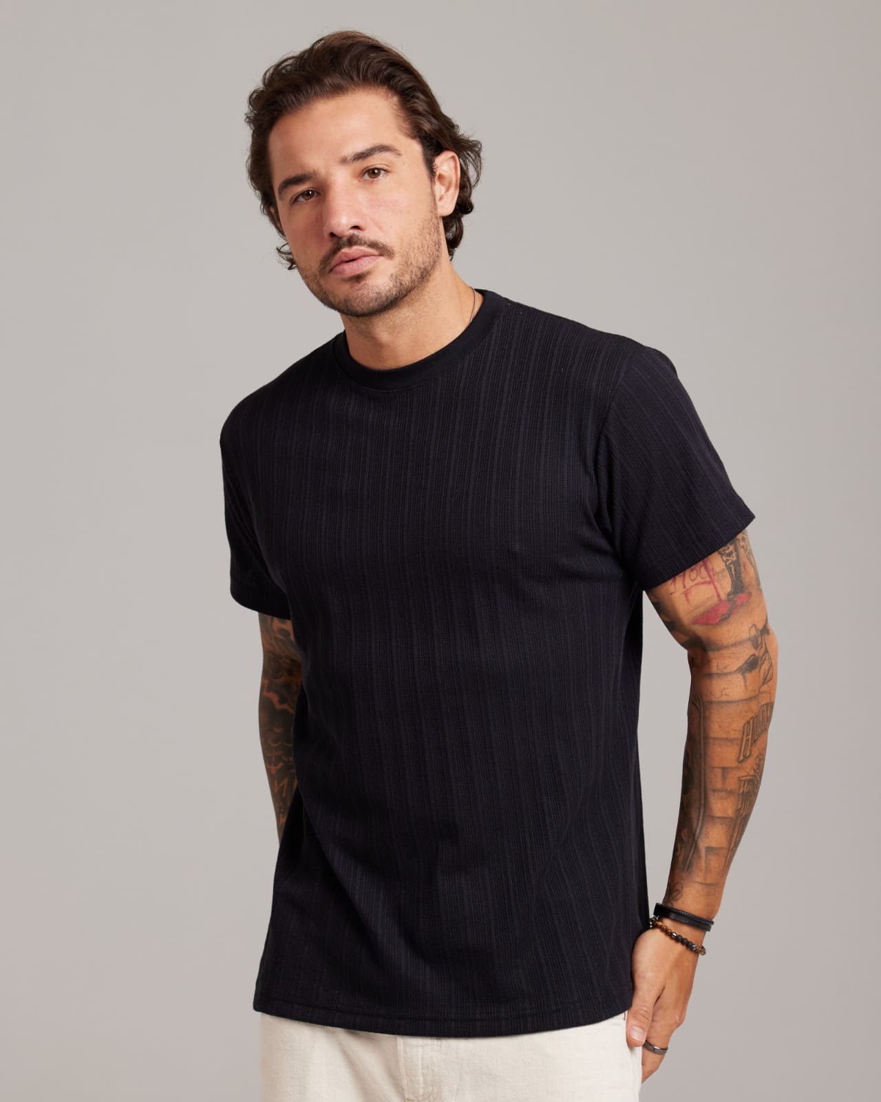 Camiseta Plissé Texture Preto — Lunfe Outlet — foto 4
