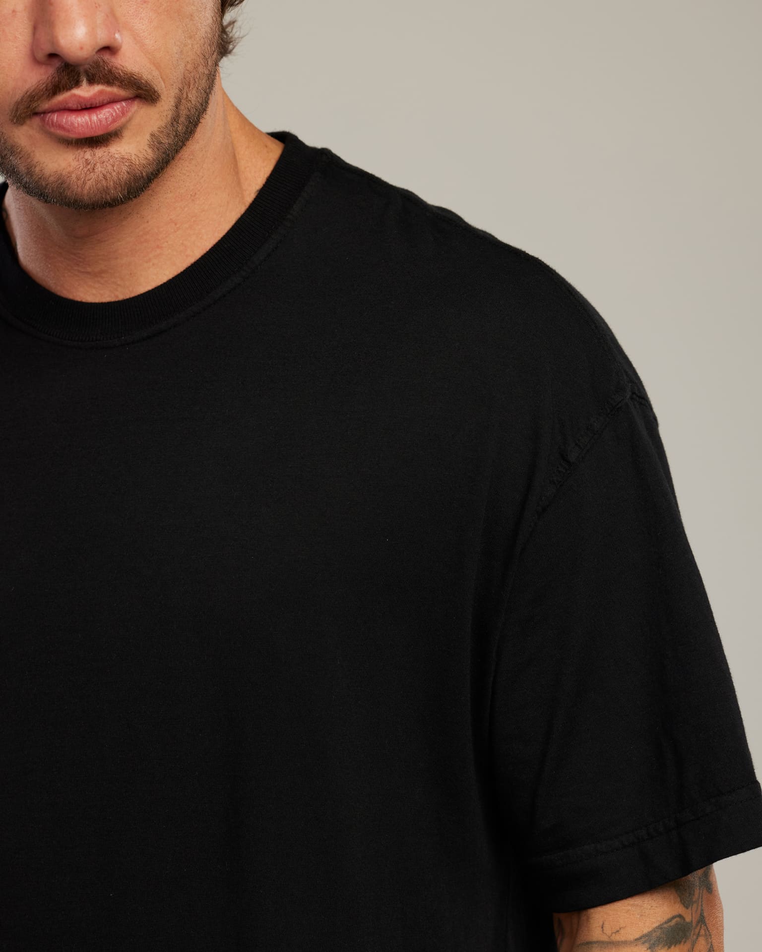 Camiseta Oversized Drop Shoulder — Lunfe Outlet — foto 4