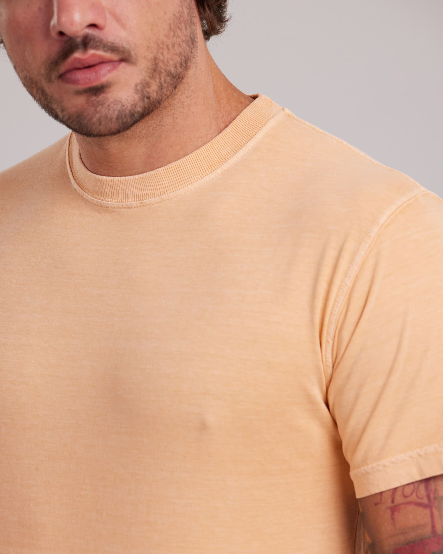 Camiseta Estonada Stone Wash Clássica — Lunfe Outlet — foto 4